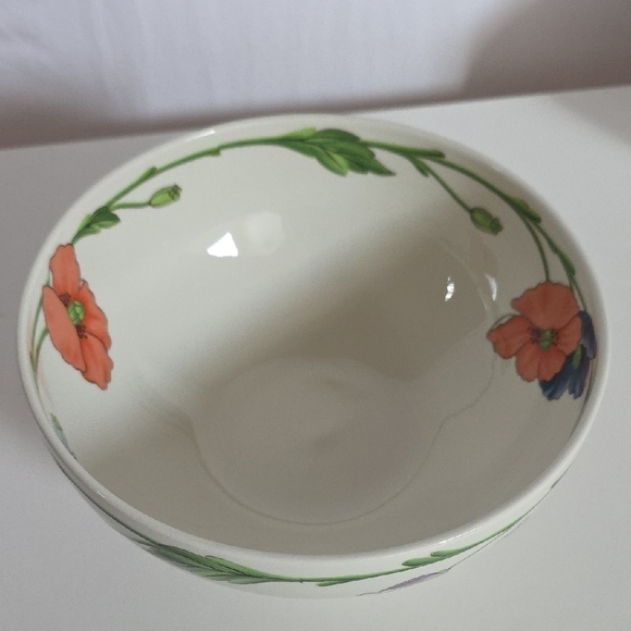 Villeroy & Boch Amapola 7 1/2" Footed Serving Bowl - Picture 3 of 4